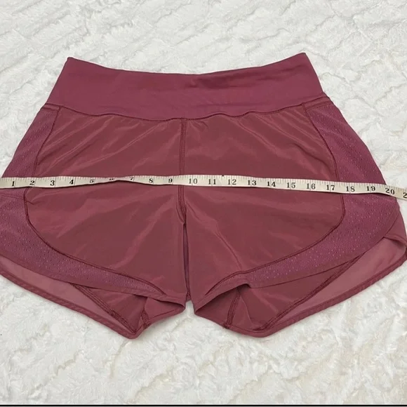 Lululemon Over & Above Shorts   6 #6-05 - Picture 11 of 14